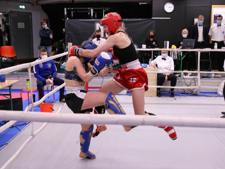 Elsa sininen heli punainen