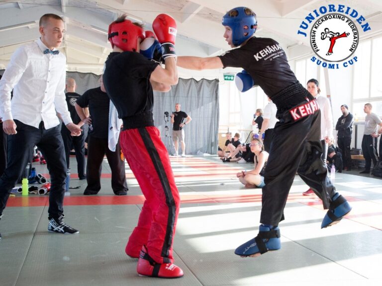 junioreiden suomi cup kuva logolla valkoinen tausta