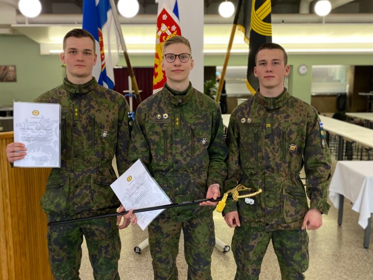 Urheilukoulu 2023 ryhmäkuva